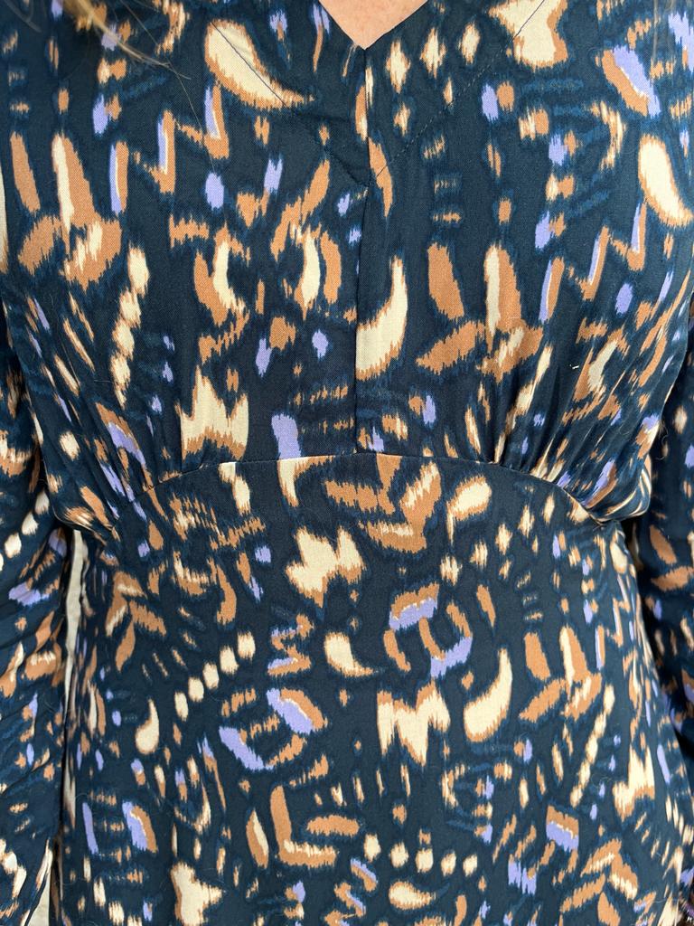 Robe Byjosa Vneck Reg - b.young