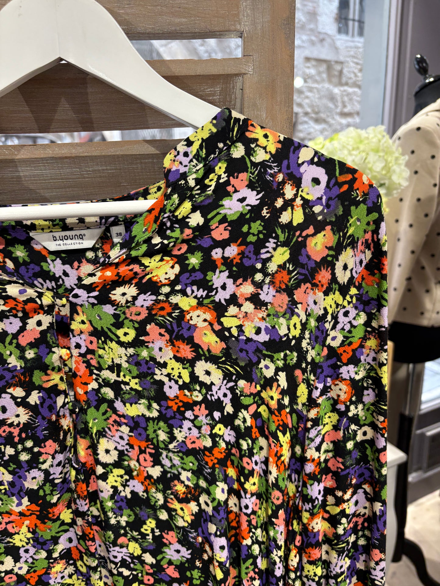 Blouse byibane vneck