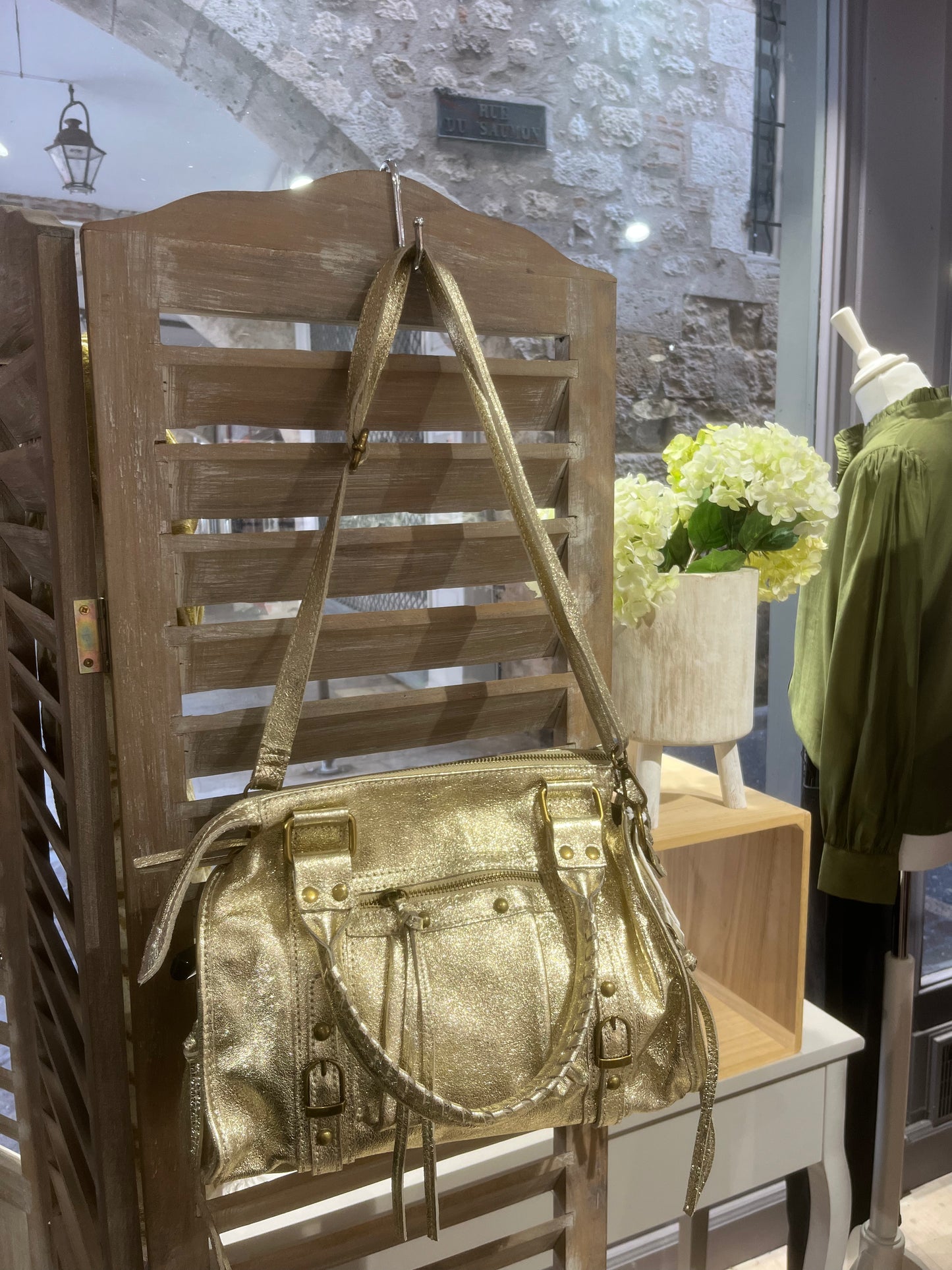 SAC CAPUCINE M doré