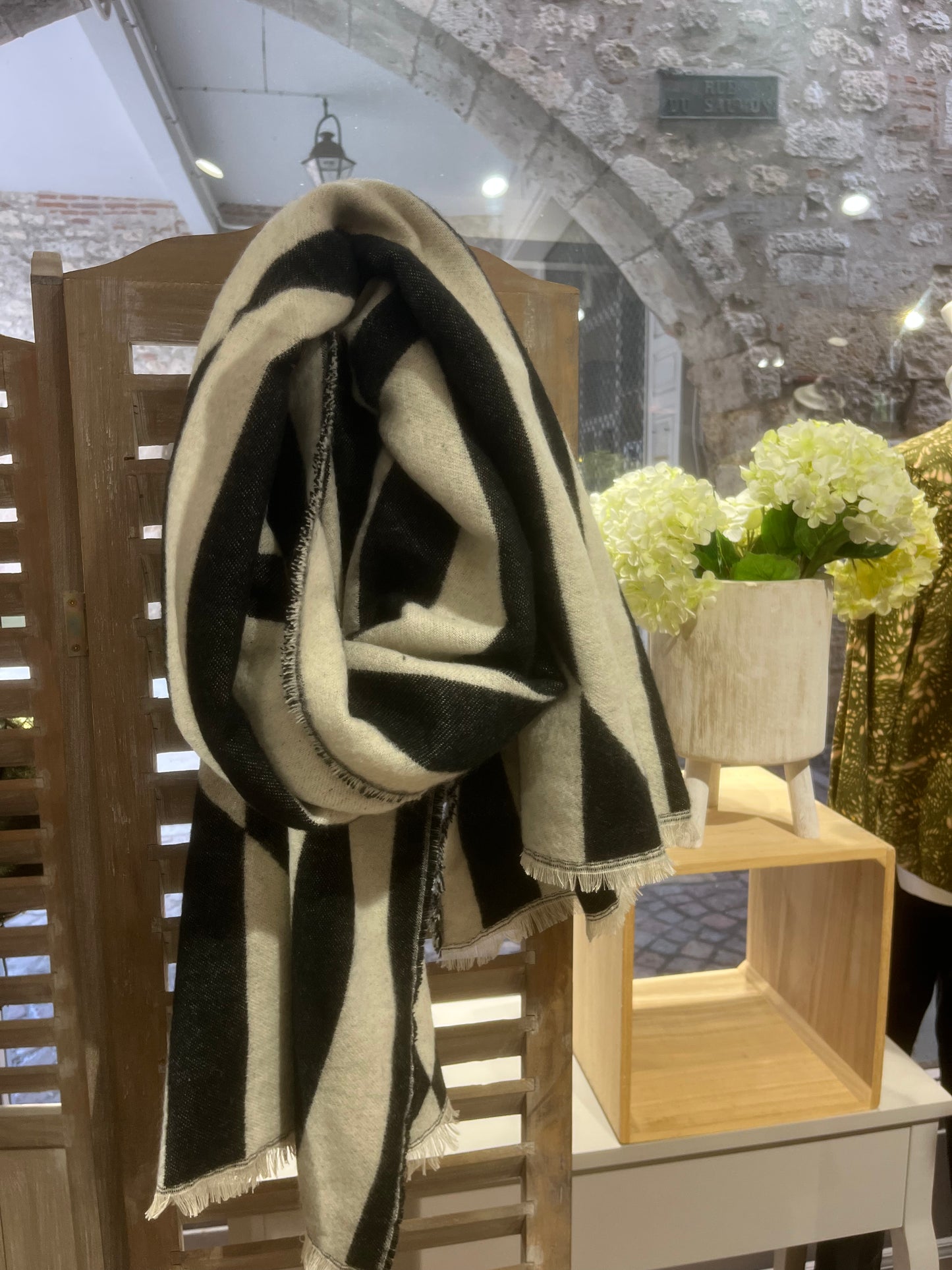 Echarpe IAGINA noir et blanc