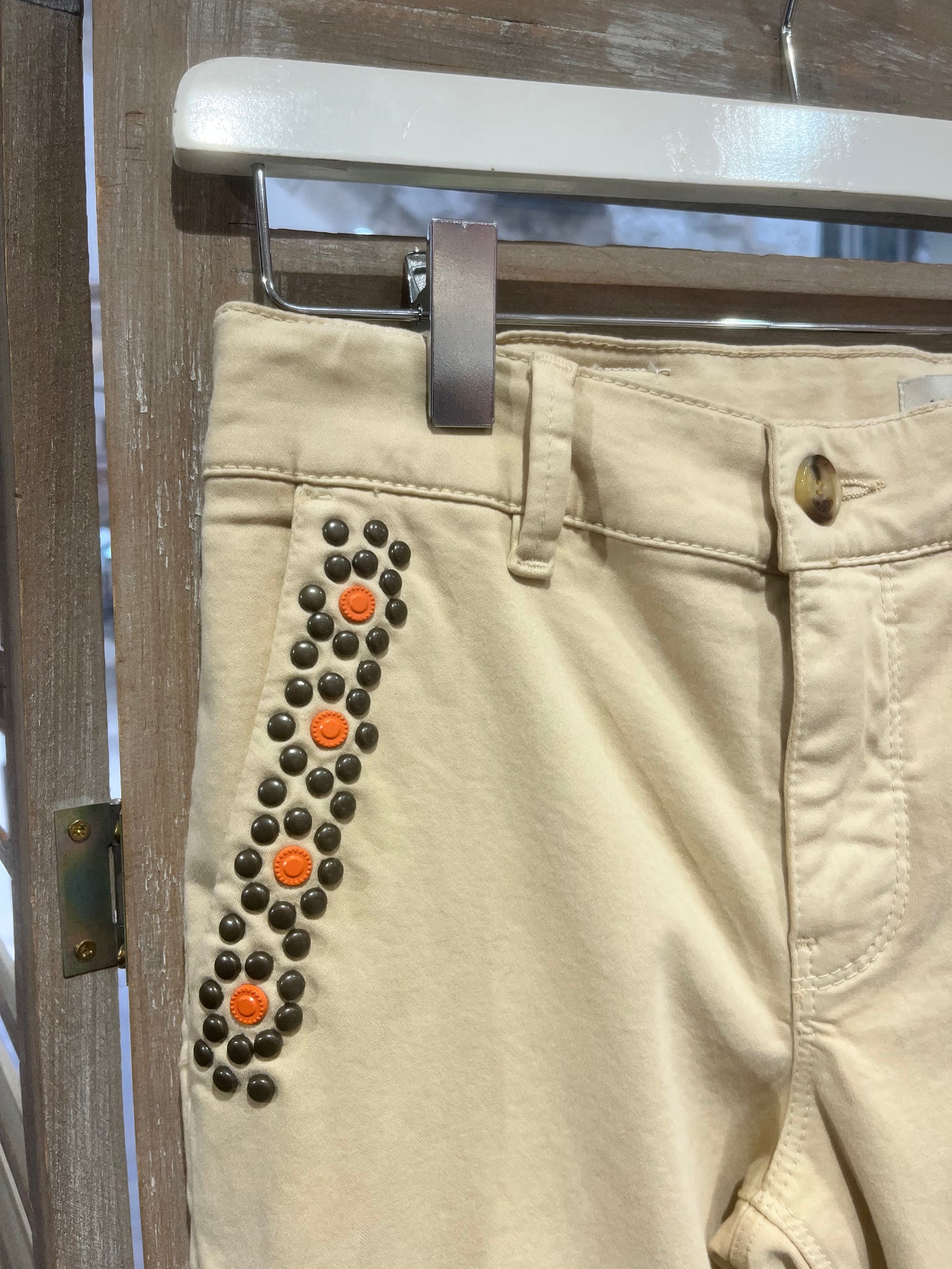 Chino Stud Sable