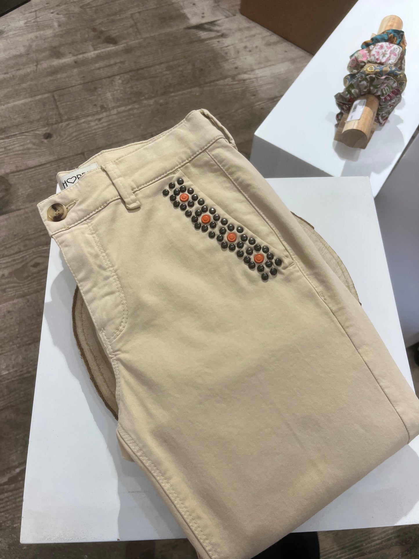 Chino Stud Sable