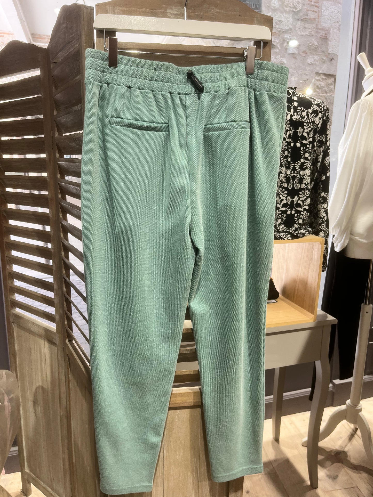 Pantalon ihkate pique beryl green