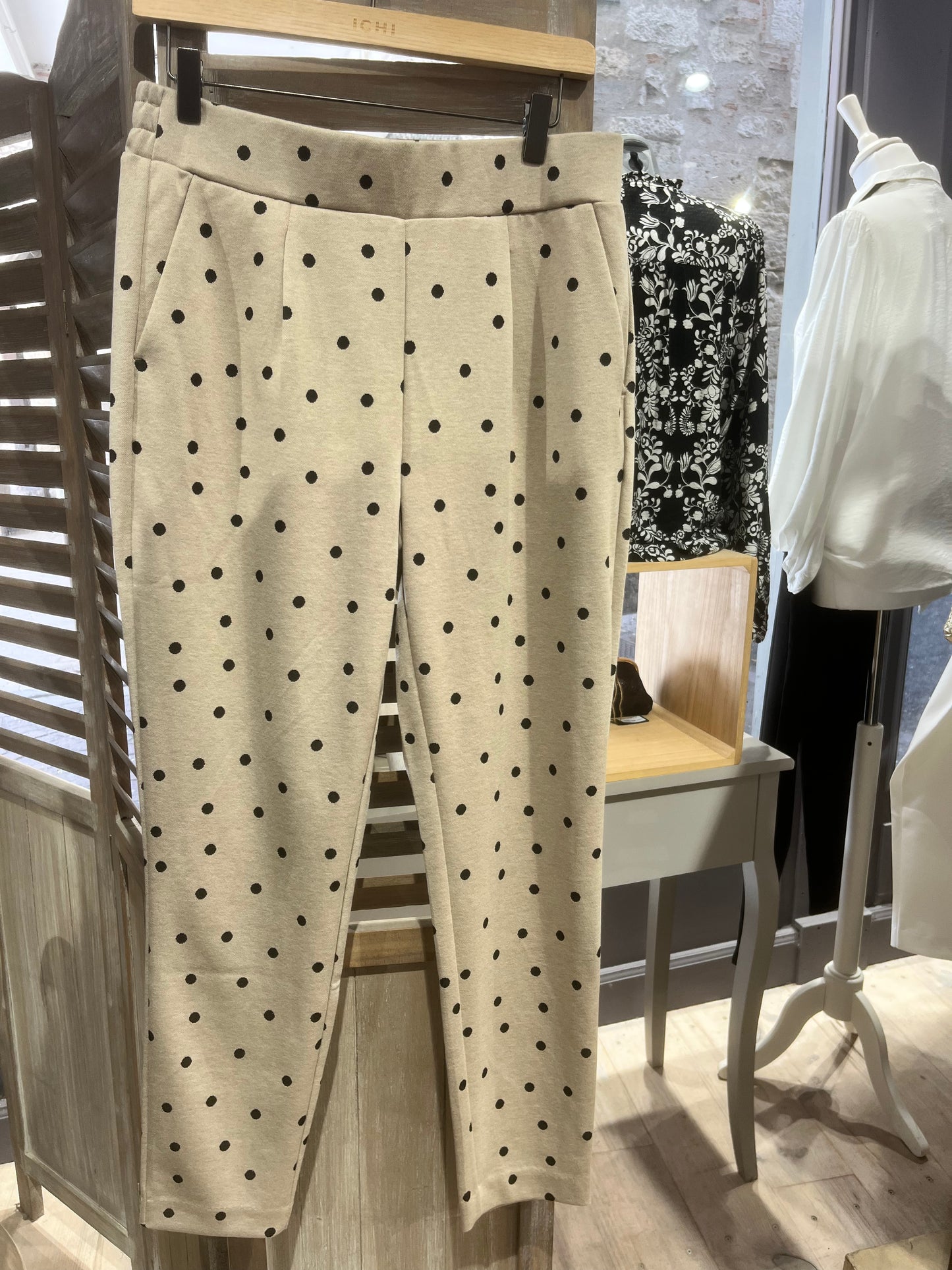 Pantalon Byrowan crop pants
