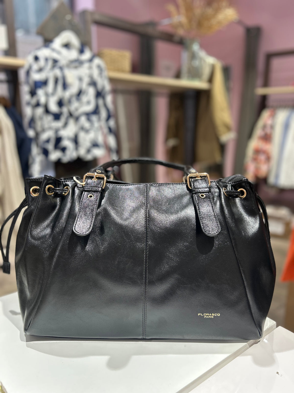 SAC À MAIN NOIR BRILLANT