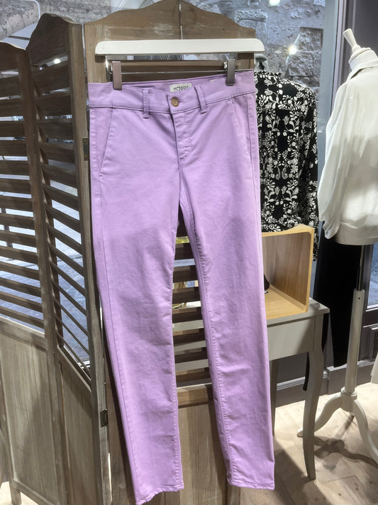 Chino Joy Iris